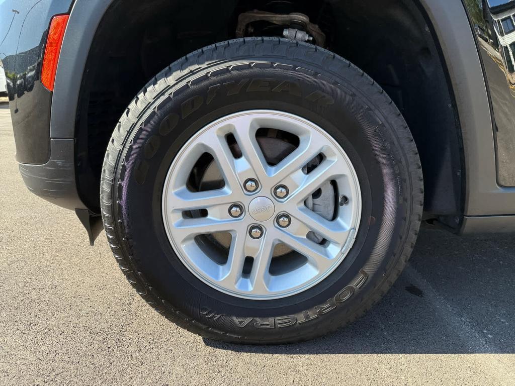 used 2023 Jeep Grand Cherokee car, priced at $33,440