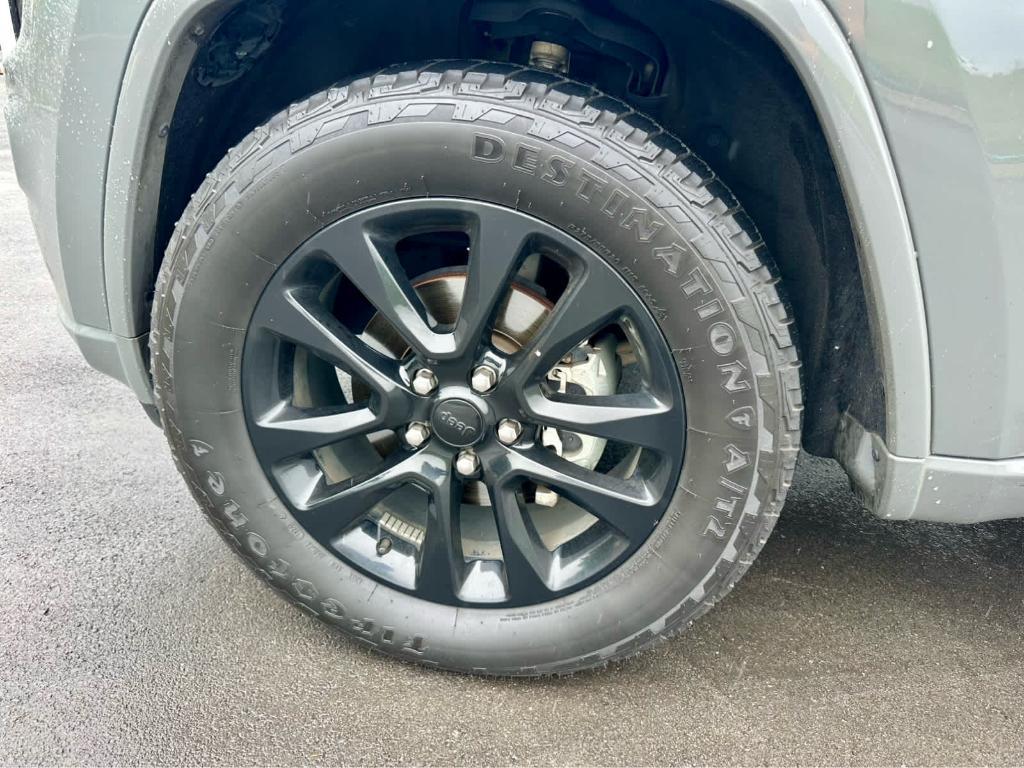 used 2020 Jeep Grand Cherokee car, priced at $23,599