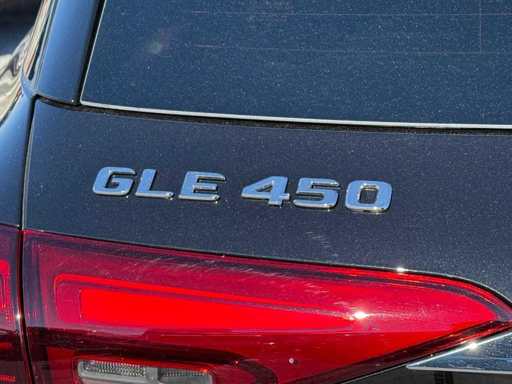 new 2025 Mercedes-Benz GLE 450 car, priced at $73,965