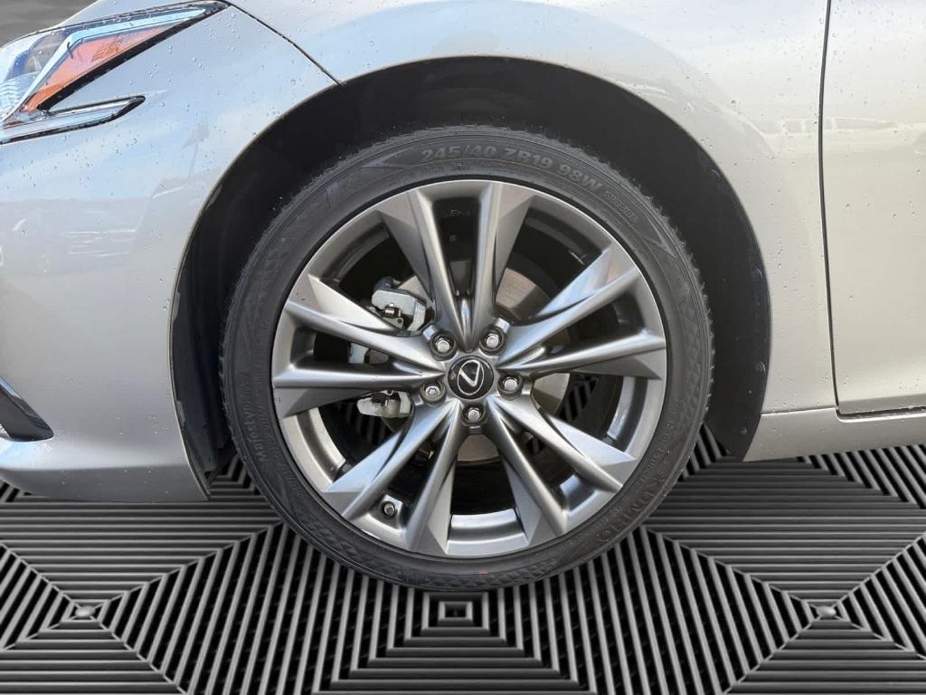 used 2019 Lexus ES 350 car, priced at $32,544