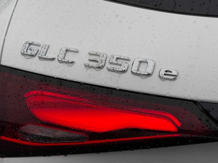 new 2025 Mercedes-Benz GLC 350e car