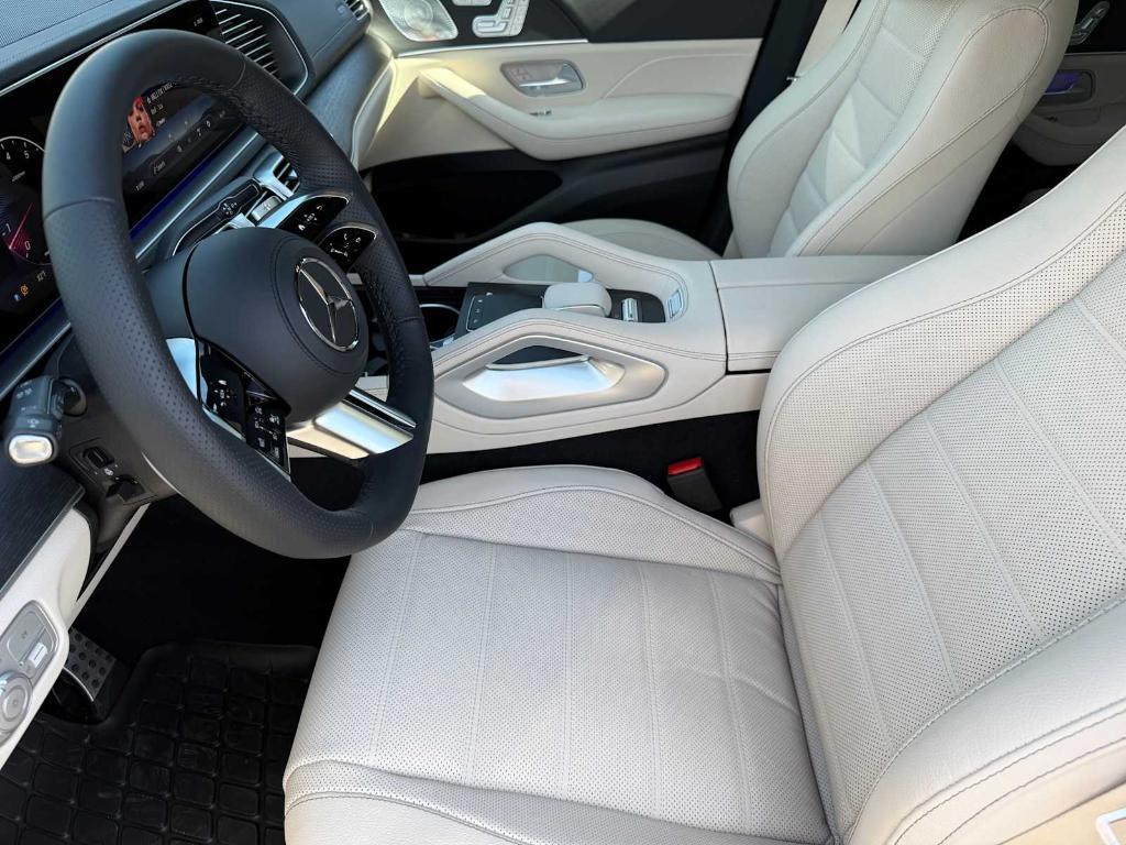new 2025 Mercedes-Benz GLS 580 car, priced at $117,695