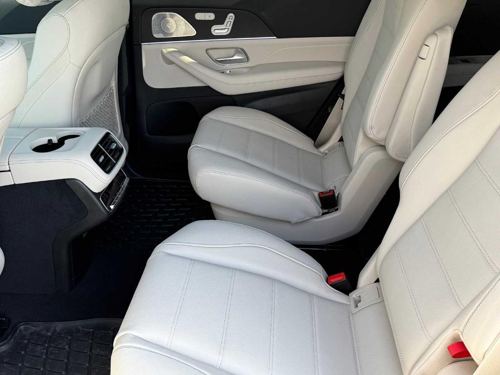new 2025 Mercedes-Benz GLS 580 car, priced at $117,695