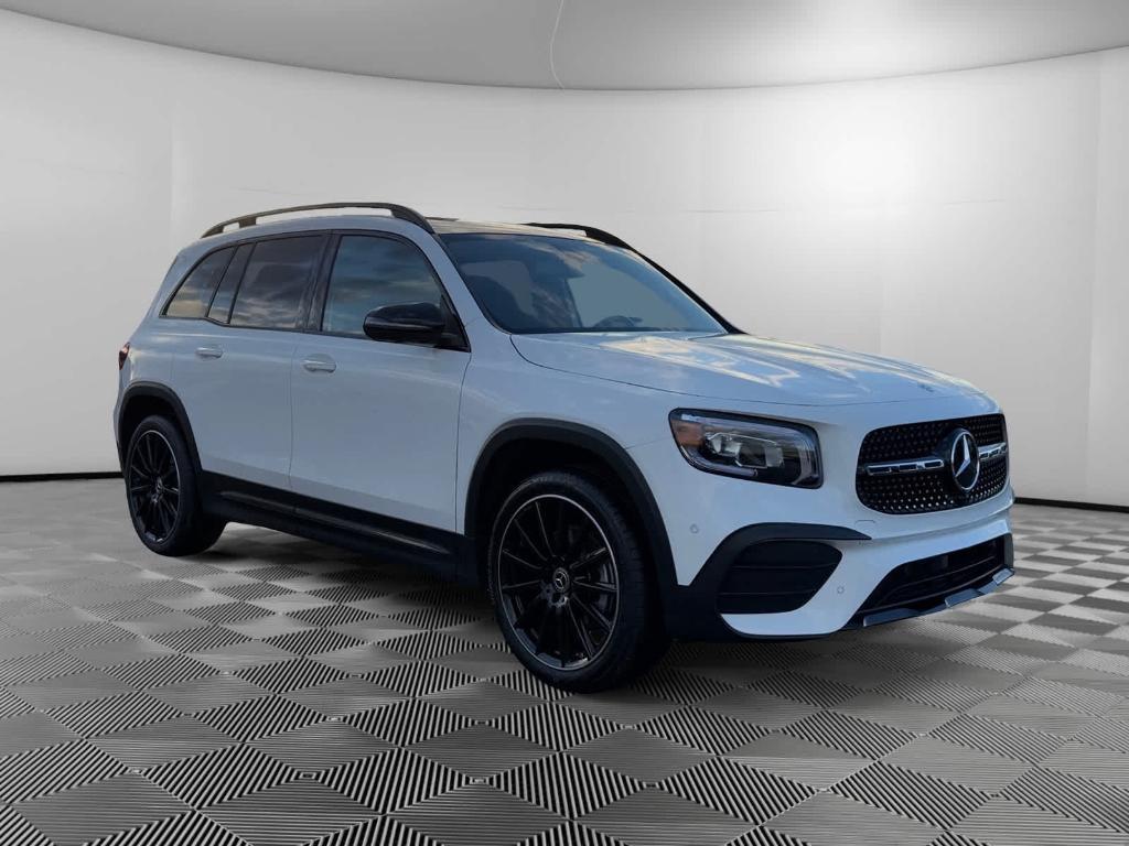 used 2023 Mercedes-Benz GLB 250 car, priced at $40,900