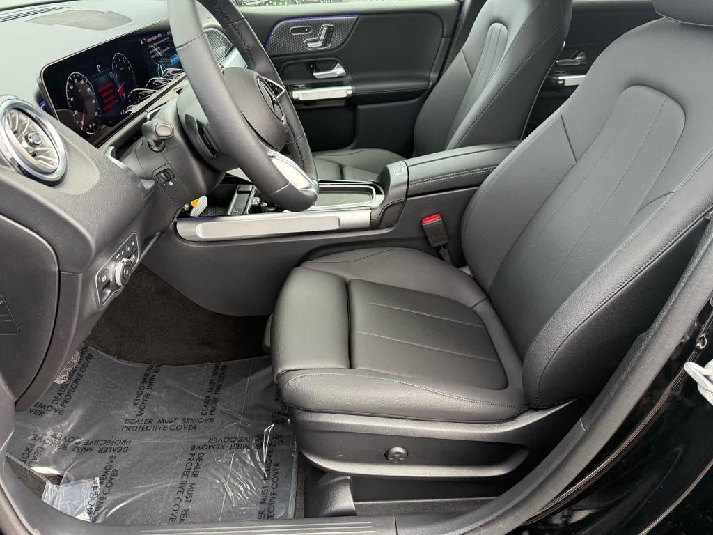 new 2025 Mercedes-Benz GLB 250 car, priced at $49,595