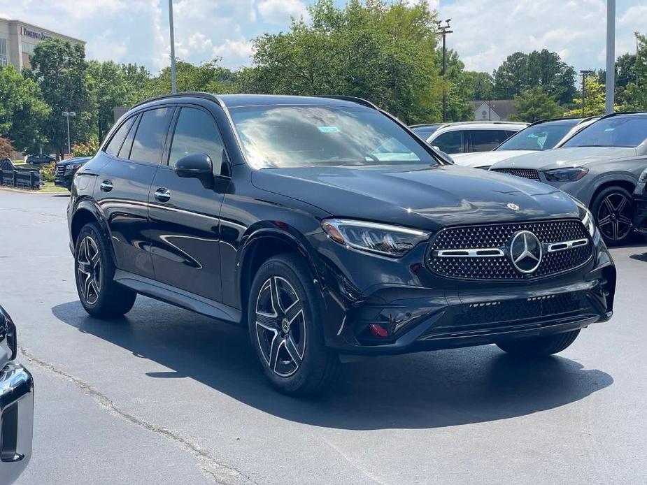 new 2024 Mercedes-Benz GLC 300 car