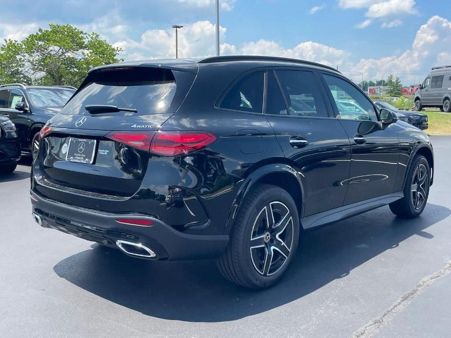 new 2024 Mercedes-Benz GLC 300 car