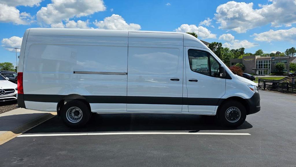 new 2024 Mercedes-Benz Sprinter 3500 car, priced at $69,469