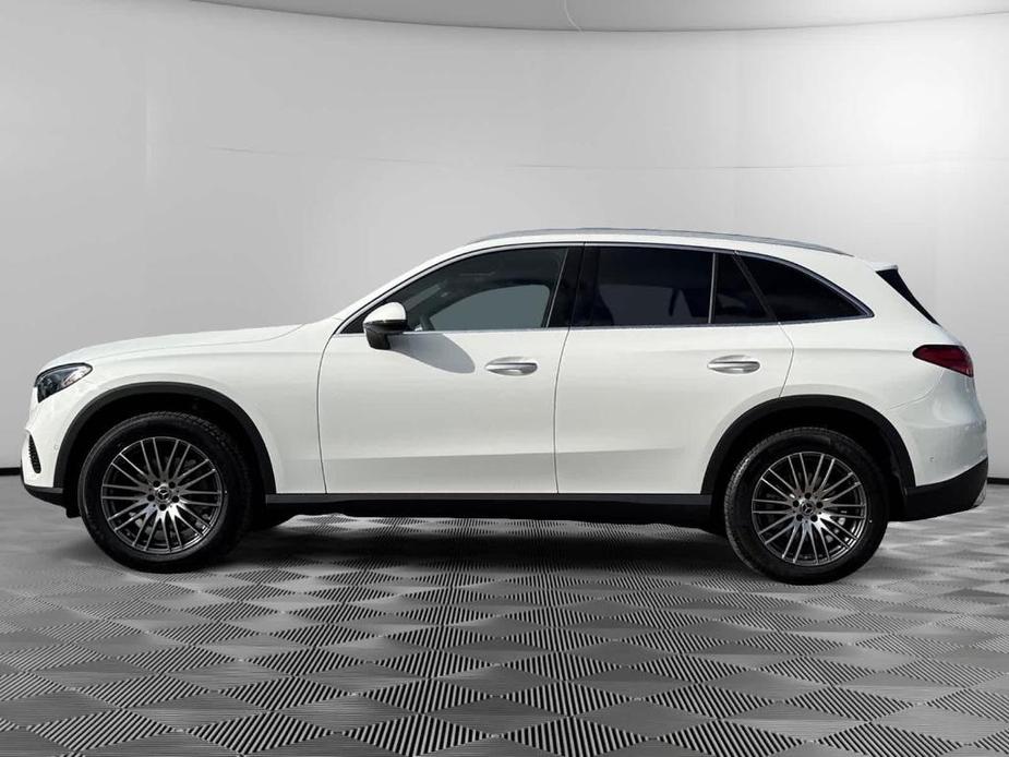 new 2025 Mercedes-Benz GLC 300 car