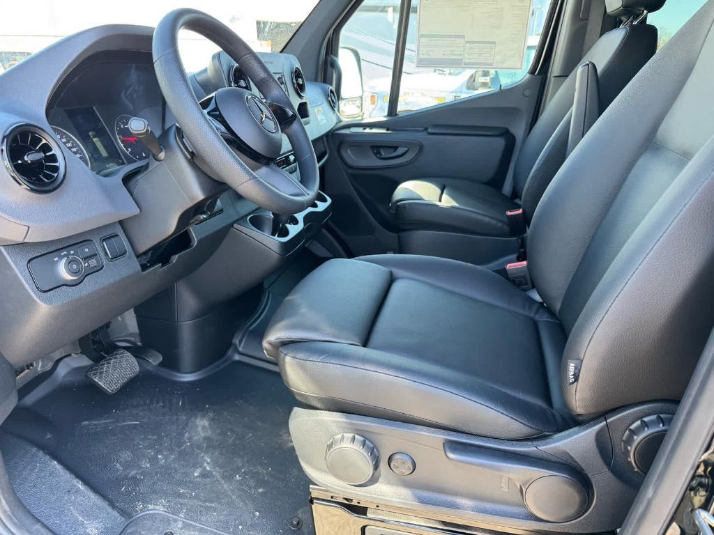new 2025 Mercedes-Benz Sprinter 2500 car, priced at $69,915
