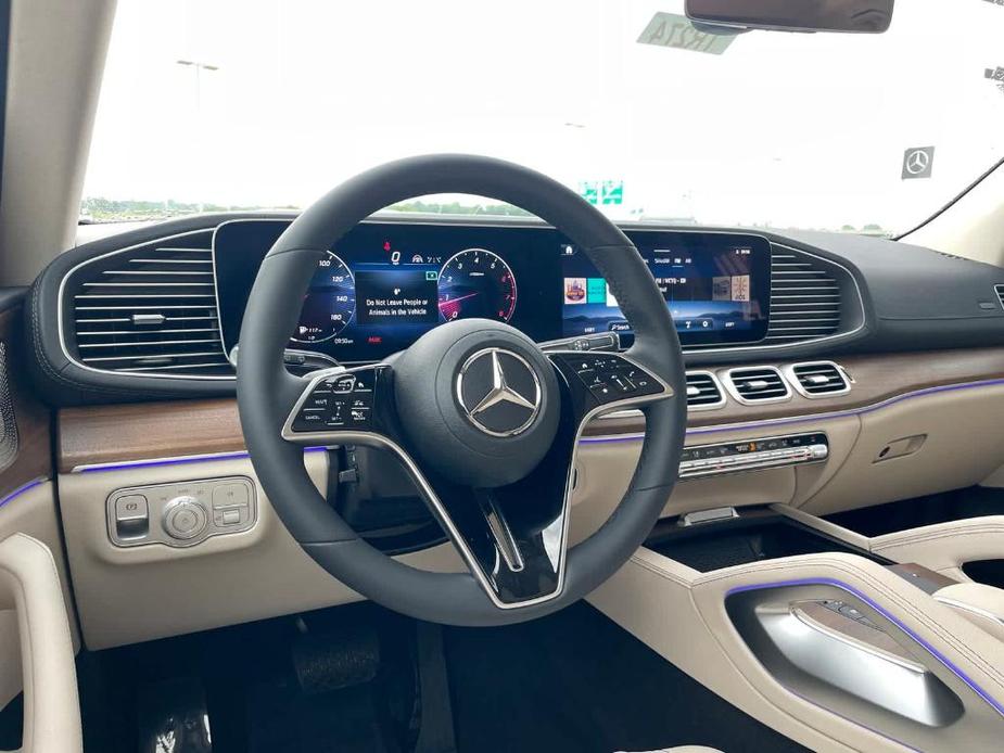 new 2024 Mercedes-Benz GLS 450 car