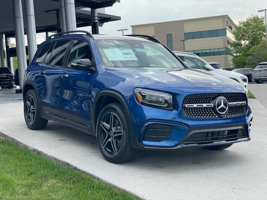 new 2024 Mercedes-Benz GLB 250 car