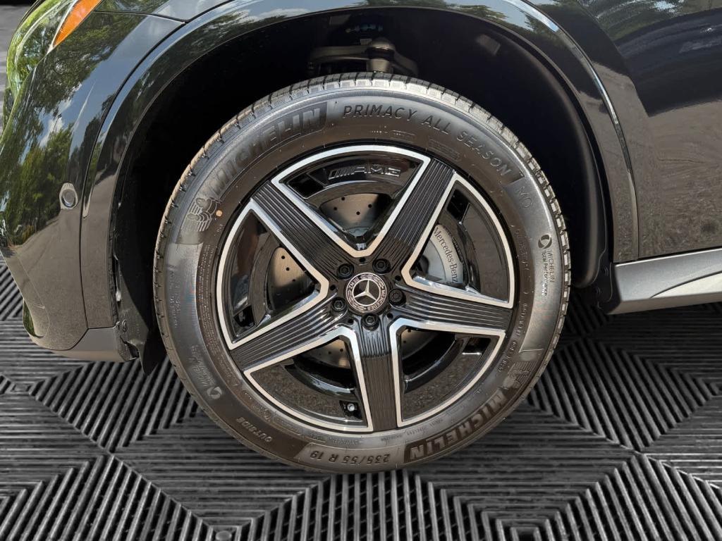 new 2025 Mercedes-Benz GLC 300 car, priced at $60,765
