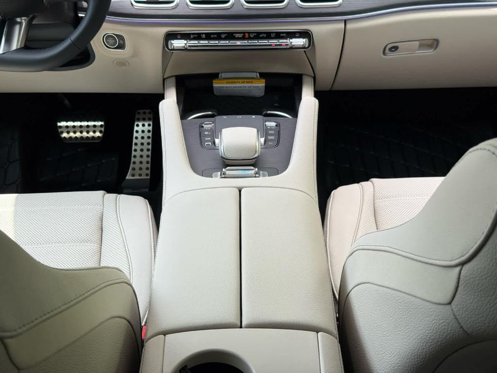 new 2025 Mercedes-Benz GLS 450 car, priced at $104,465