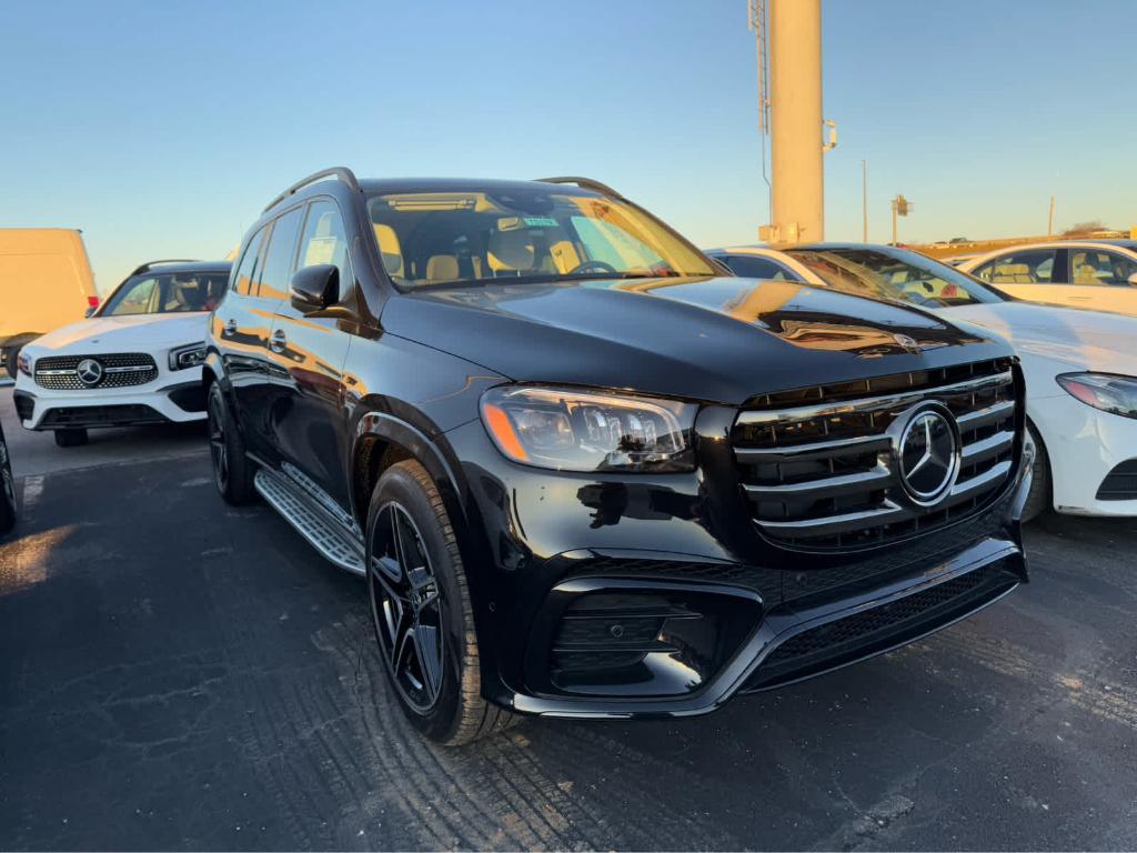 new 2025 Mercedes-Benz GLS 450 car, priced at $96,585