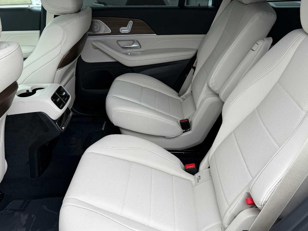 new 2025 Mercedes-Benz GLS 450 car, priced at $103,345