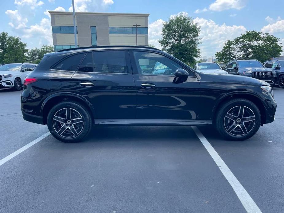 new 2024 Mercedes-Benz GLC 300 car