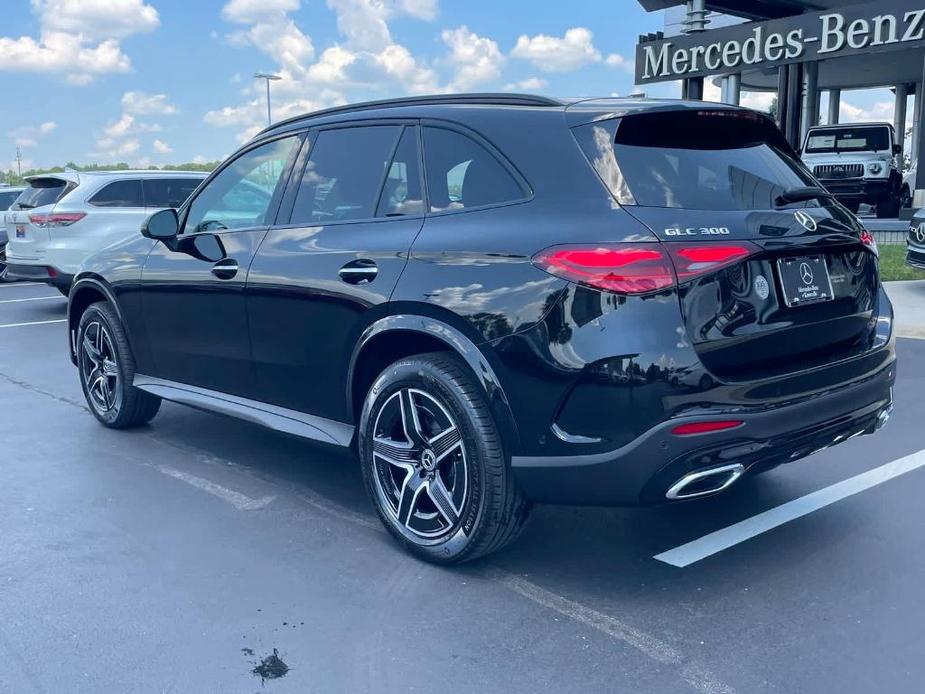 new 2024 Mercedes-Benz GLC 300 car