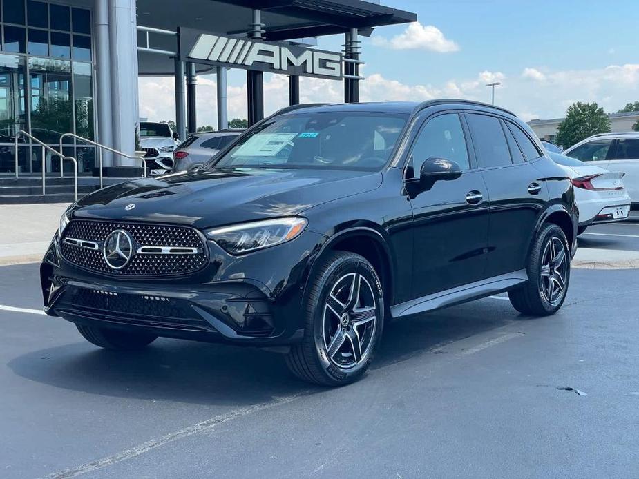 new 2024 Mercedes-Benz GLC 300 car