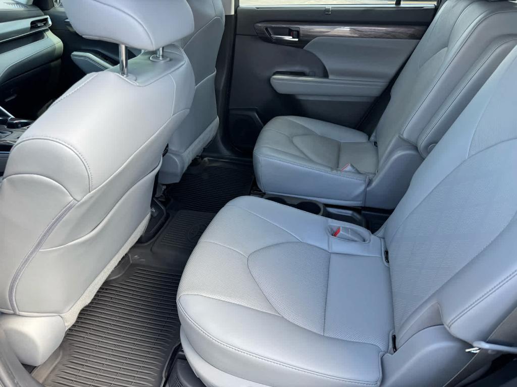 used 2022 Toyota Highlander Hybrid car, priced at $47,733
