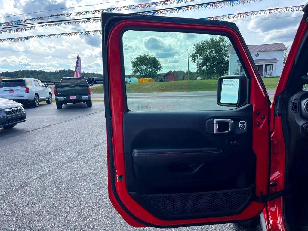 used 2021 Jeep Gladiator car, priced at $39,267