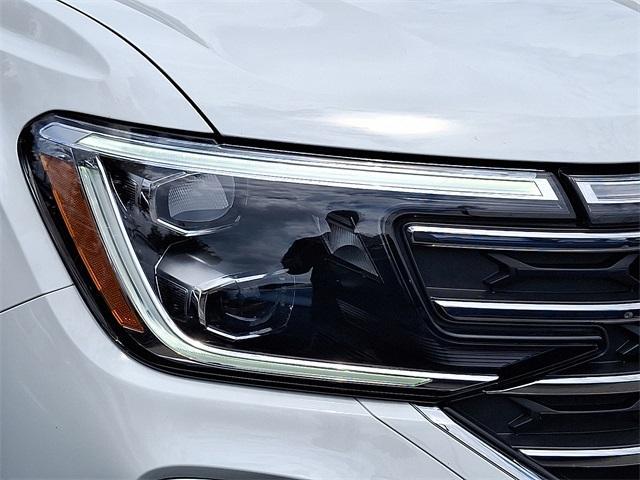new 2025 Volkswagen Atlas car, priced at $47,927