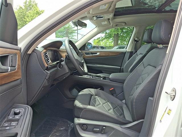 new 2025 Volkswagen Atlas car, priced at $47,927