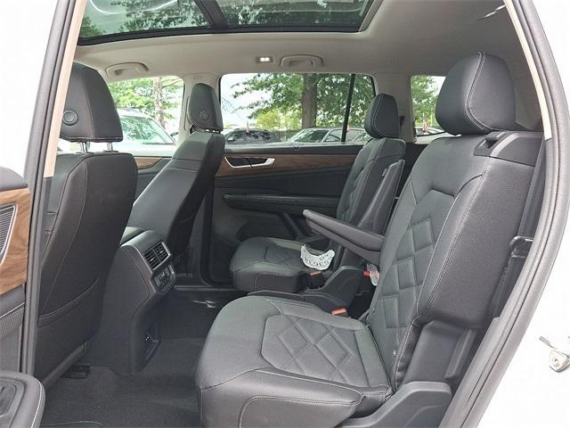 new 2025 Volkswagen Atlas car, priced at $47,927