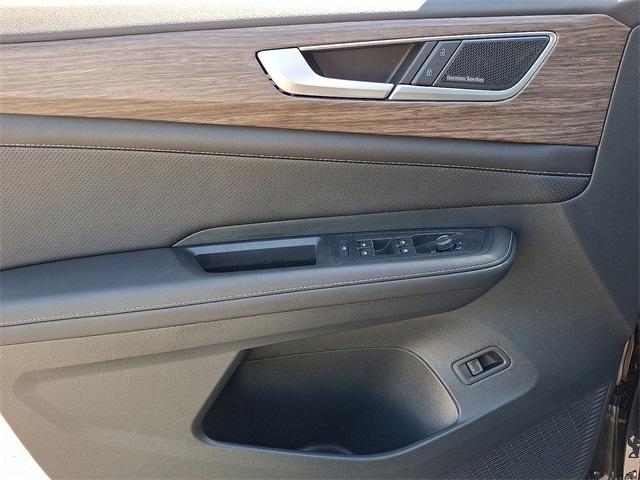 new 2025 Volkswagen Atlas car, priced at $56,136