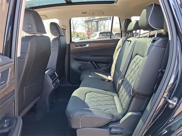 new 2025 Volkswagen Atlas car, priced at $56,136