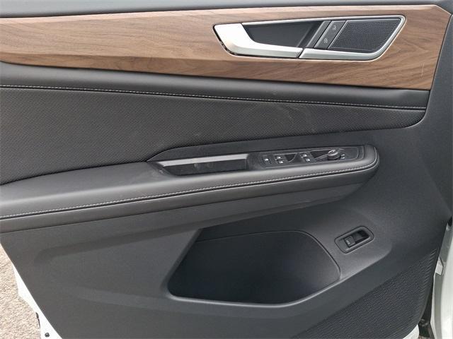 new 2025 Volkswagen Atlas car, priced at $48,737