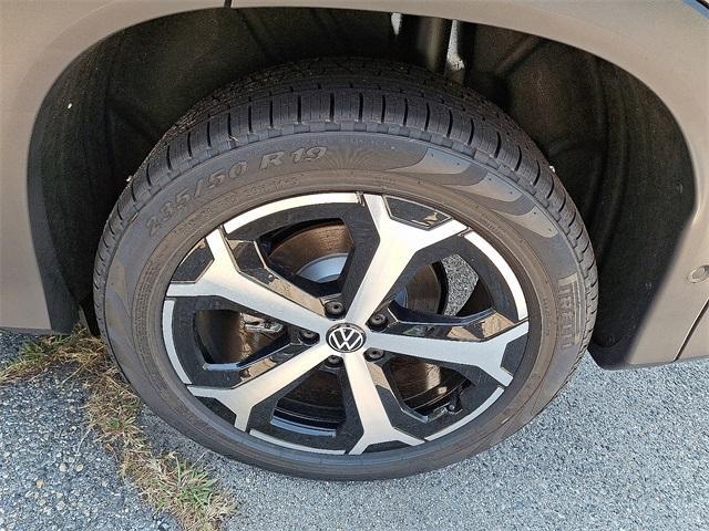 new 2025 Volkswagen Tiguan car, priced at $38,316