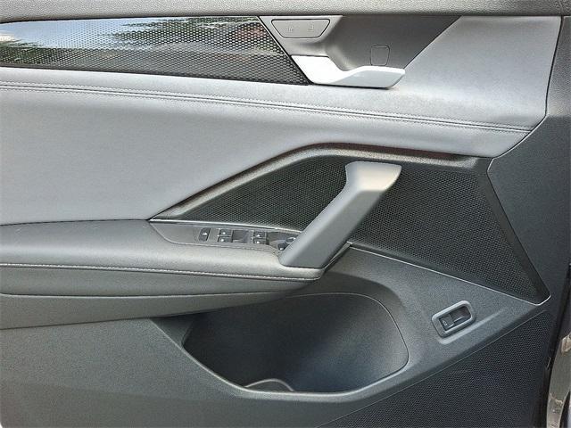 new 2025 Volkswagen Tiguan car, priced at $38,316