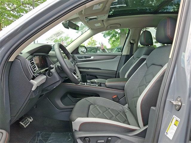new 2025 Volkswagen Atlas car, priced at $49,406