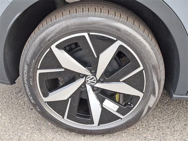 new 2025 Volkswagen ID.4 car, priced at $56,371