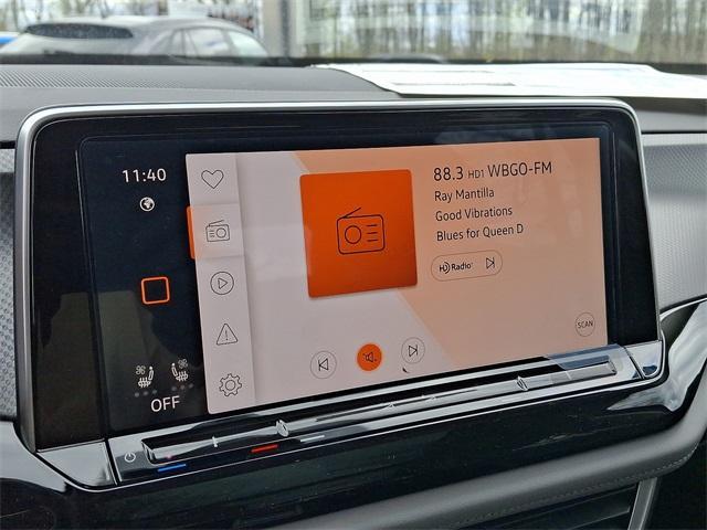 new 2025 Volkswagen Atlas car, priced at $49,984