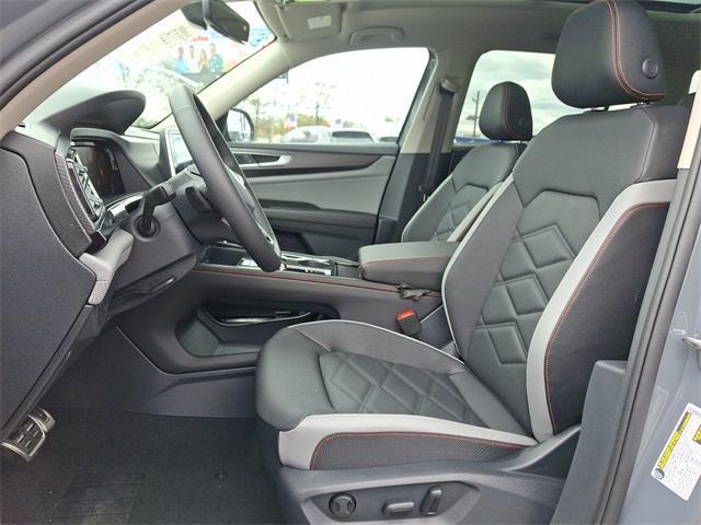 new 2025 Volkswagen Atlas car, priced at $49,984