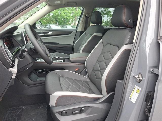 new 2025 Volkswagen Atlas car, priced at $49,876