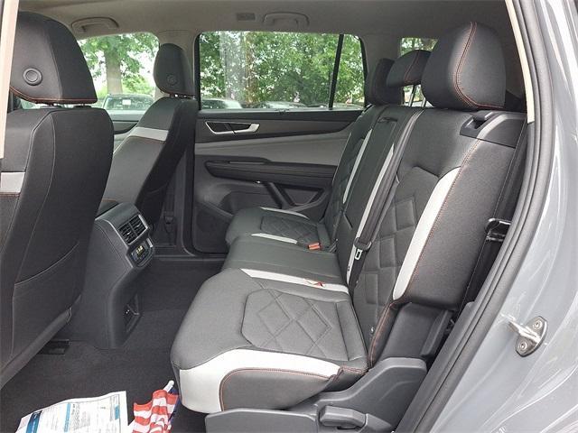 new 2025 Volkswagen Atlas car, priced at $49,876
