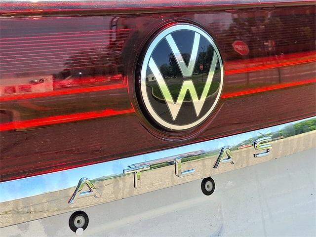new 2025 Volkswagen Atlas car, priced at $49,452