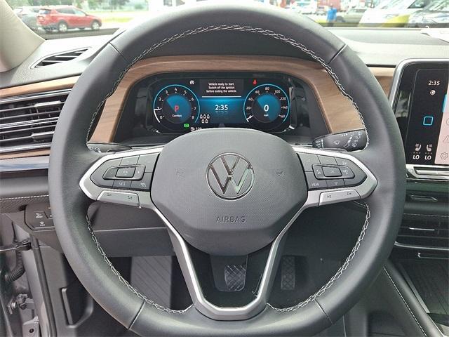 new 2025 Volkswagen Atlas car, priced at $48,162