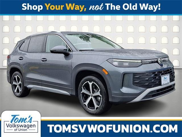 new 2025 Volkswagen Tiguan car, priced at $38,287