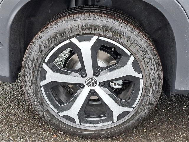 new 2025 Volkswagen Tiguan car, priced at $38,287