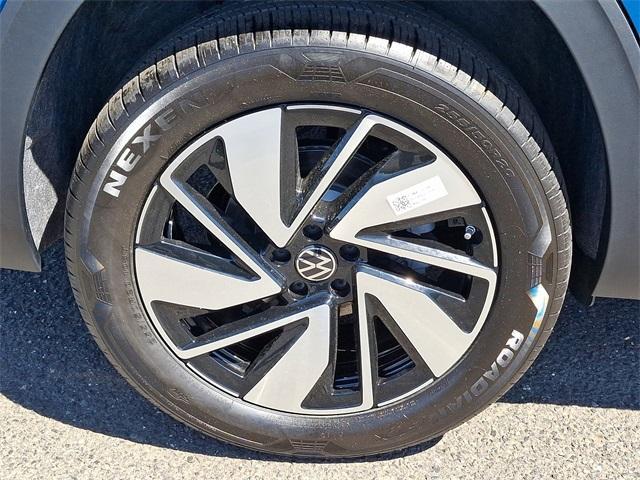 new 2025 Volkswagen Atlas car, priced at $52,229