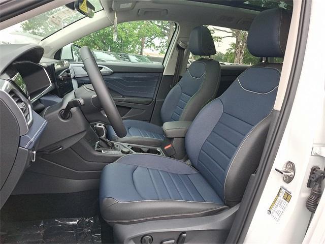 new 2025 Volkswagen Taos car