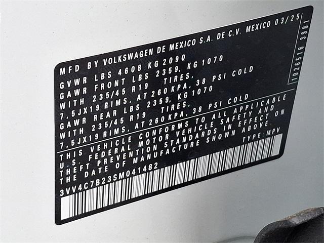 new 2025 Volkswagen Taos car