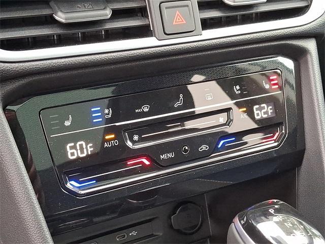 new 2025 Volkswagen Taos car