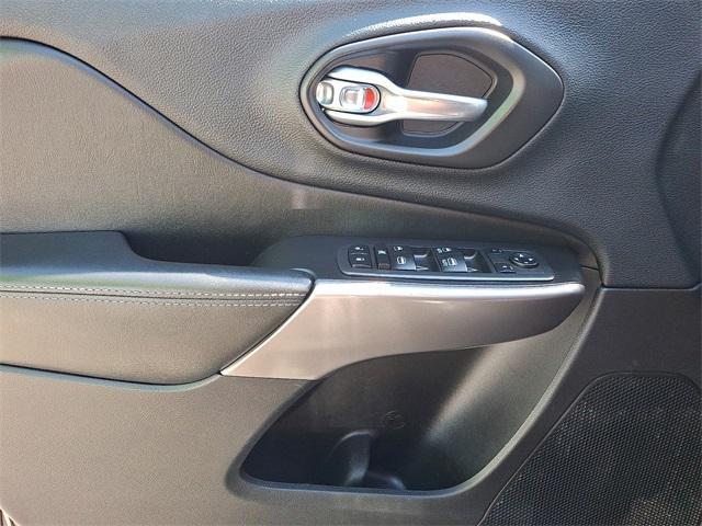 used 2020 Jeep Cherokee car, priced at $15,477