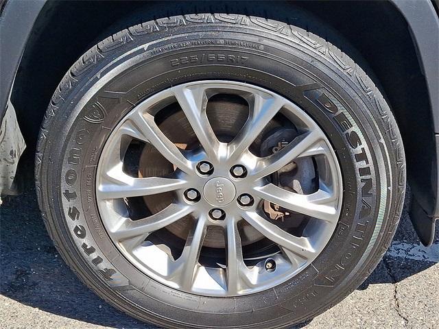 used 2020 Jeep Cherokee car, priced at $15,477