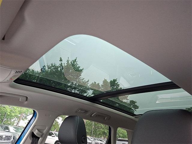 new 2025 Volkswagen Taos car